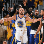 Stephen Curry Memimpin Warriors